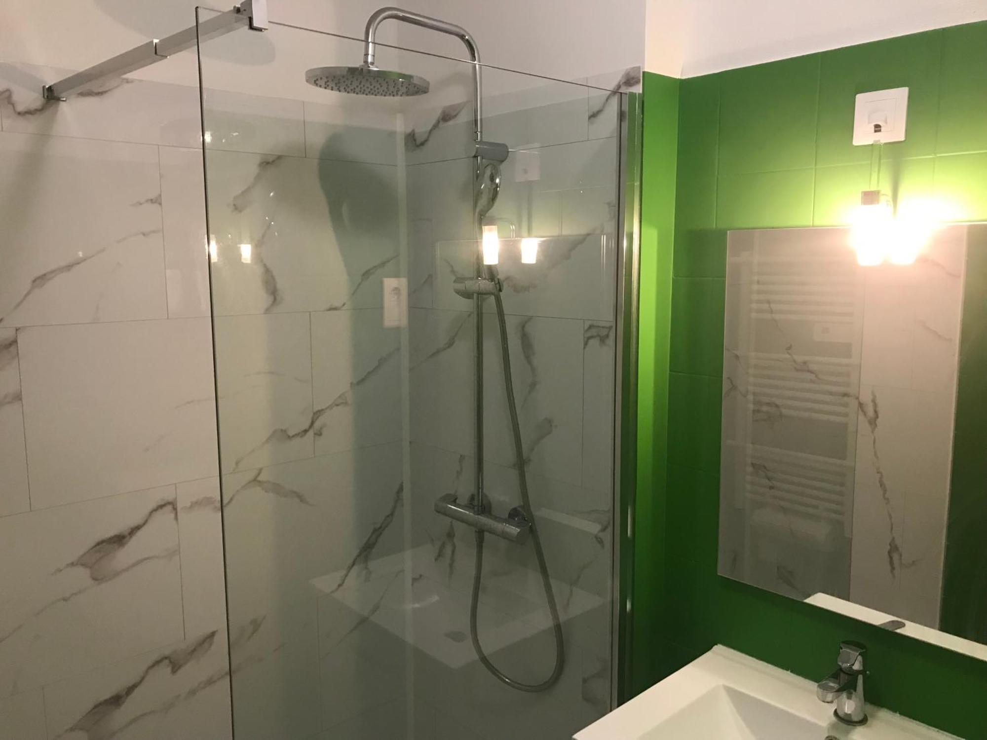 Appartement T2 De Standing Au Pied Des Plages Golfe-Juan Kültér fotó