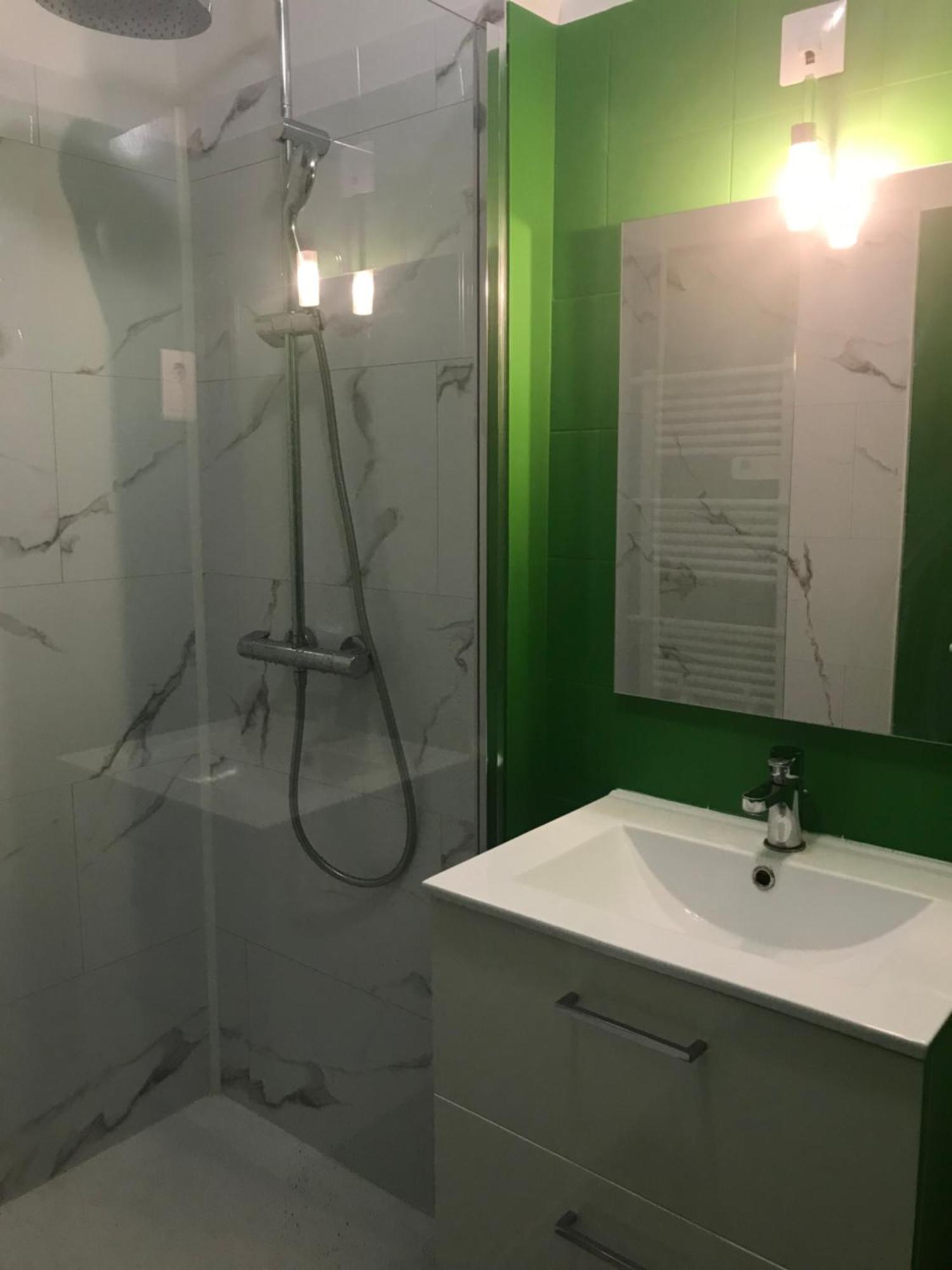 Appartement T2 De Standing Au Pied Des Plages Golfe-Juan Kültér fotó