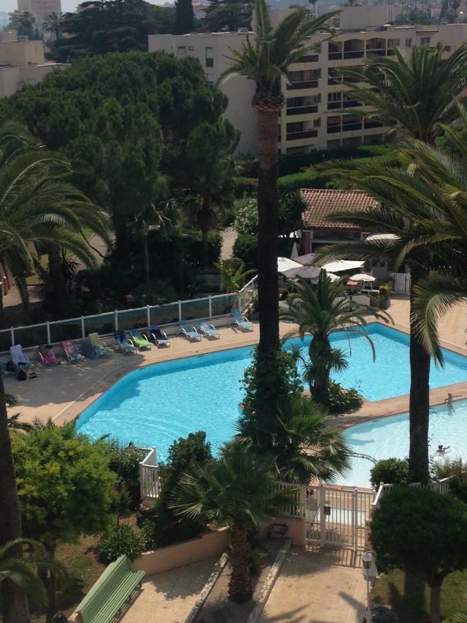 Appartement T2 De Standing Au Pied Des Plages Golfe-Juan Kültér fotó